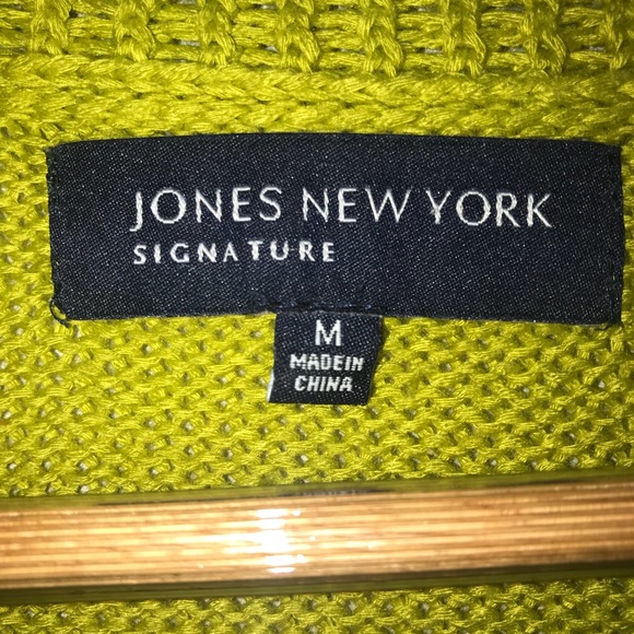 Green Sweater - Picture 2 of 2